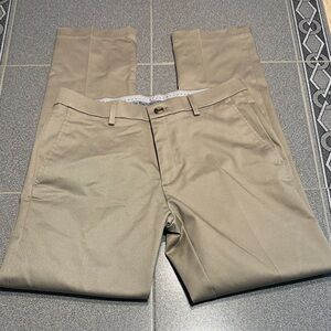 Haggar Men's Tan Chinos 29x30 Khaki pants Iron Free